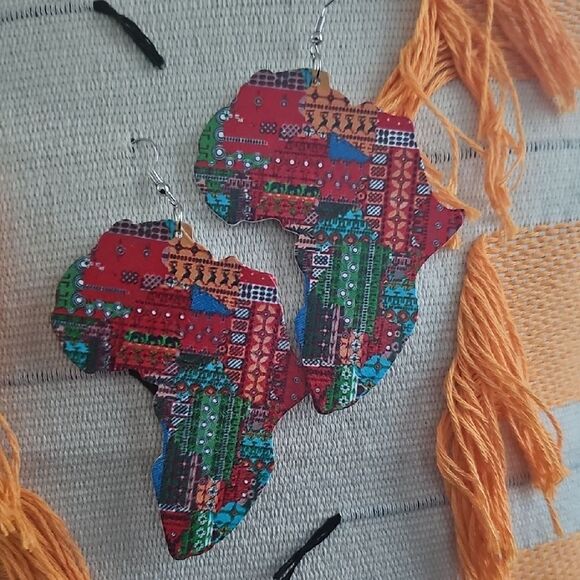 Colorful Africa Map Earrings - Picture 1 of 2